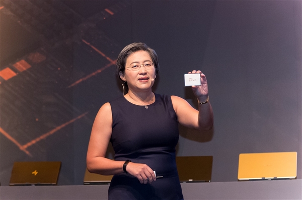 AMD7nm Zen 2Intel10nm