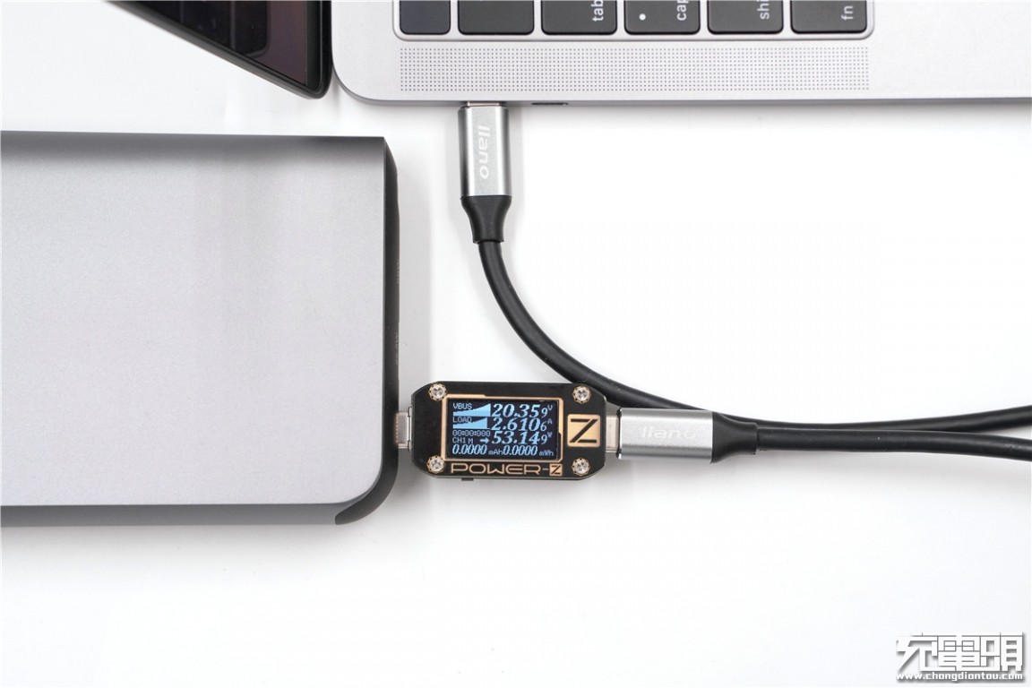 百瓦三口快充强如魔王 绿巨能100W PD笔记本移动电源评测