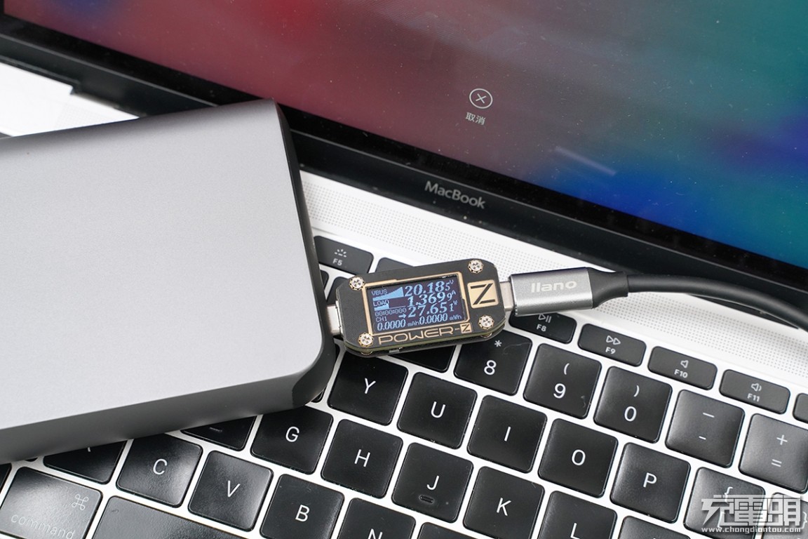 百瓦三口快充强如魔王 绿巨能100W PD笔记本移动电源评测