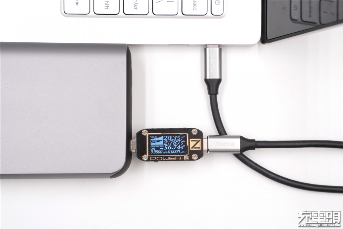 百瓦三口快充强如魔王 绿巨能100W PD笔记本移动电源评测