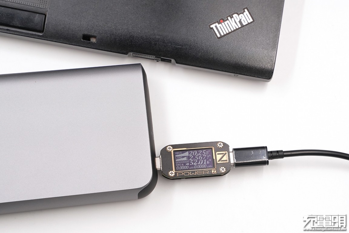 百瓦三口快充强如魔王 绿巨能100W PD笔记本移动电源评测