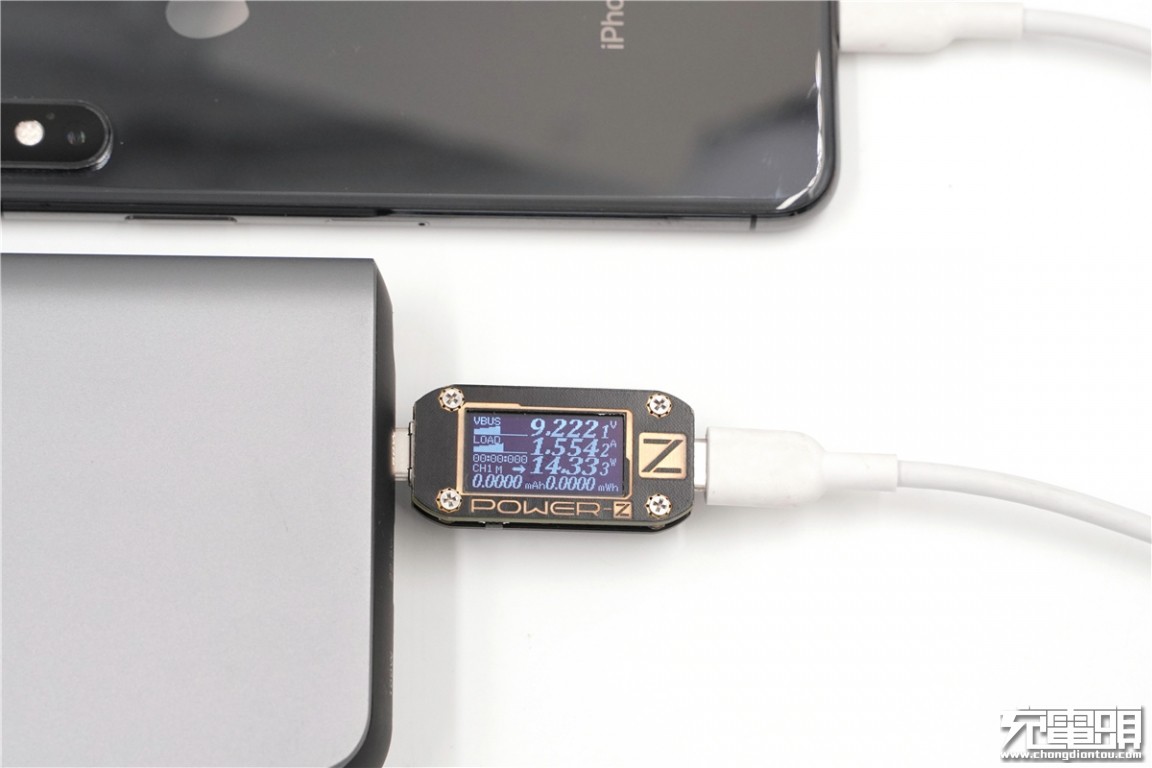 百瓦三口快充强如魔王 绿巨能100W PD笔记本移动电源评测