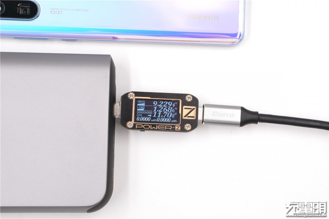 百瓦三口快充强如魔王 绿巨能100W PD笔记本移动电源评测