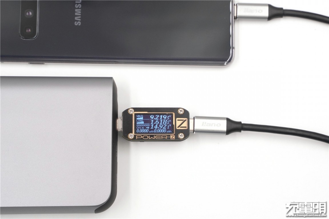 百瓦三口快充强如魔王 绿巨能100W PD笔记本移动电源评测