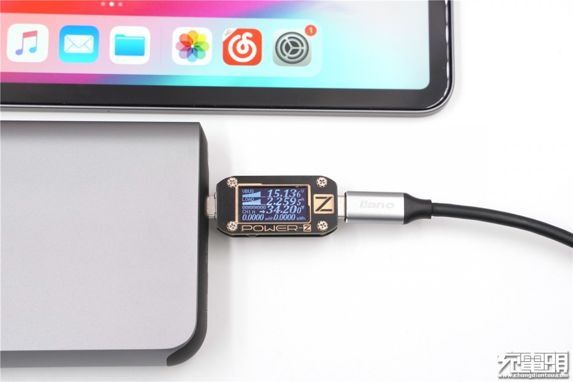 百瓦三口快充强如魔王 绿巨能100W PD笔记本移动电源评测