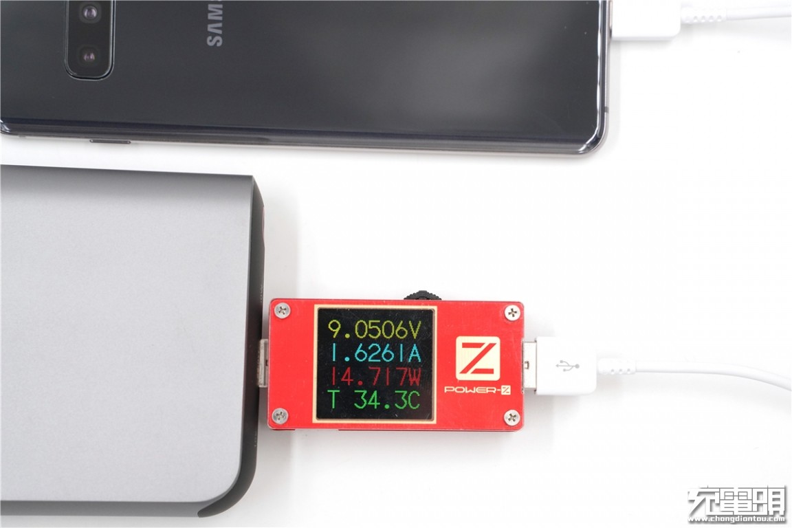 百瓦三口快充强如魔王 绿巨能100W PD笔记本移动电源评测