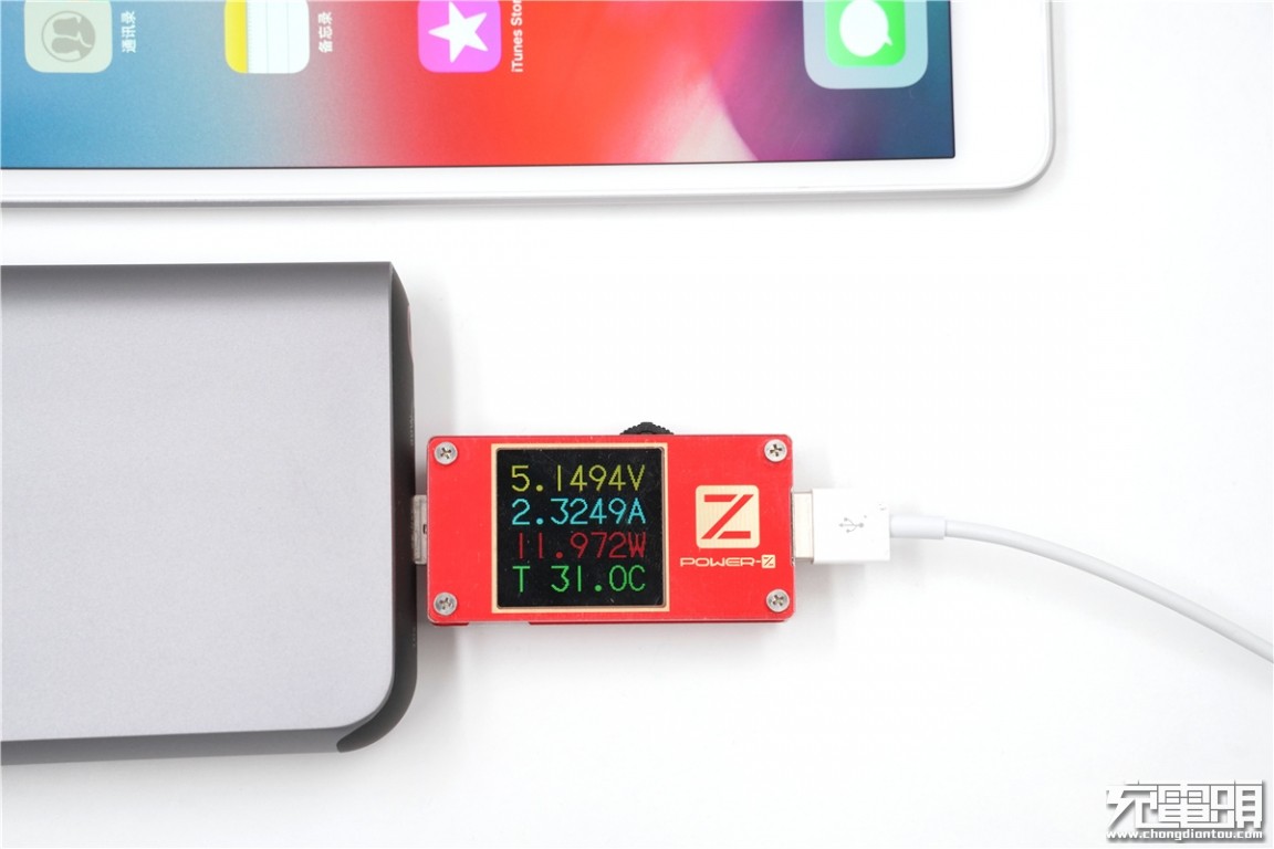 百瓦三口快充强如魔王 绿巨能100W PD笔记本移动电源评测