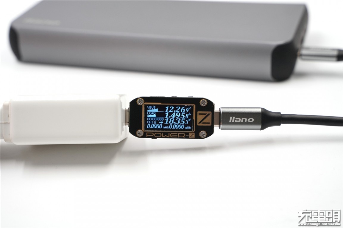 百瓦三口快充强如魔王 绿巨能100W PD笔记本移动电源评测