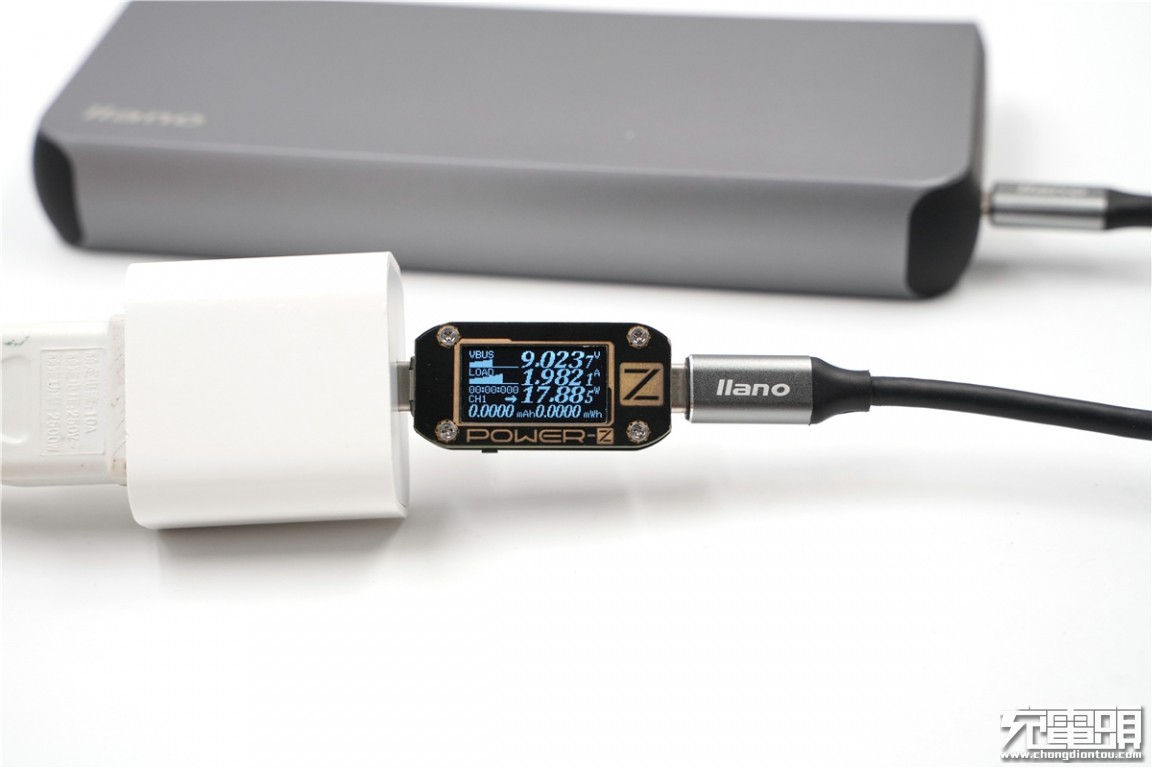 百瓦三口快充强如魔王 绿巨能100W PD笔记本移动电源评测