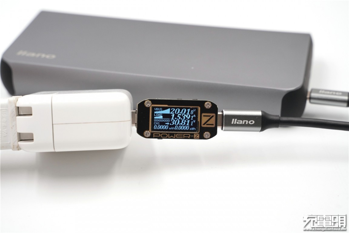 百瓦三口快充强如魔王 绿巨能100W PD笔记本移动电源评测