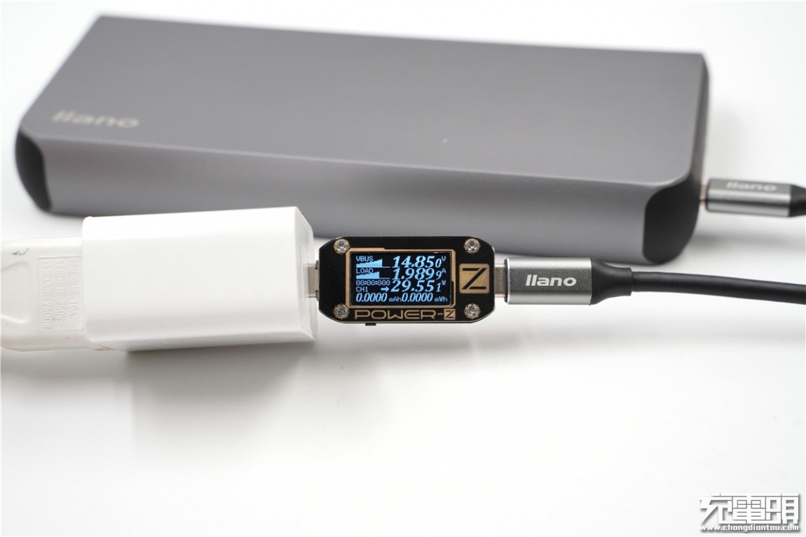 百瓦三口快充强如魔王 绿巨能100W PD笔记本移动电源评测