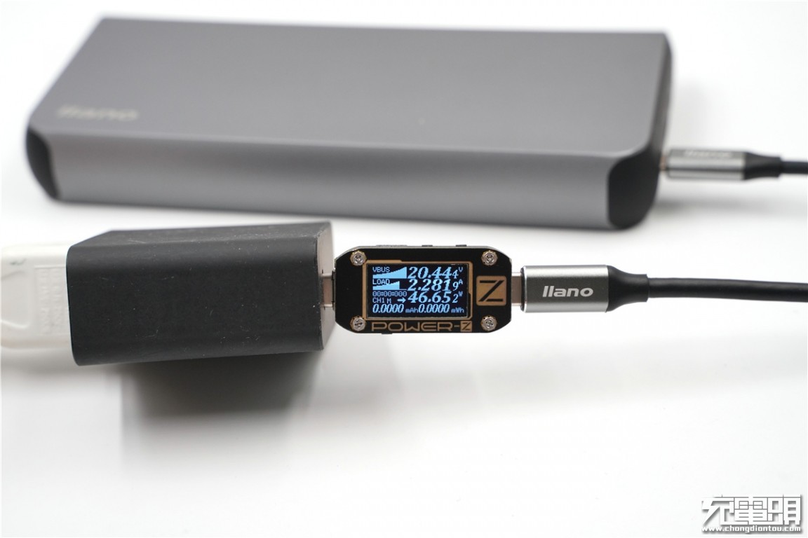 百瓦三口快充强如魔王 绿巨能100W PD笔记本移动电源评测