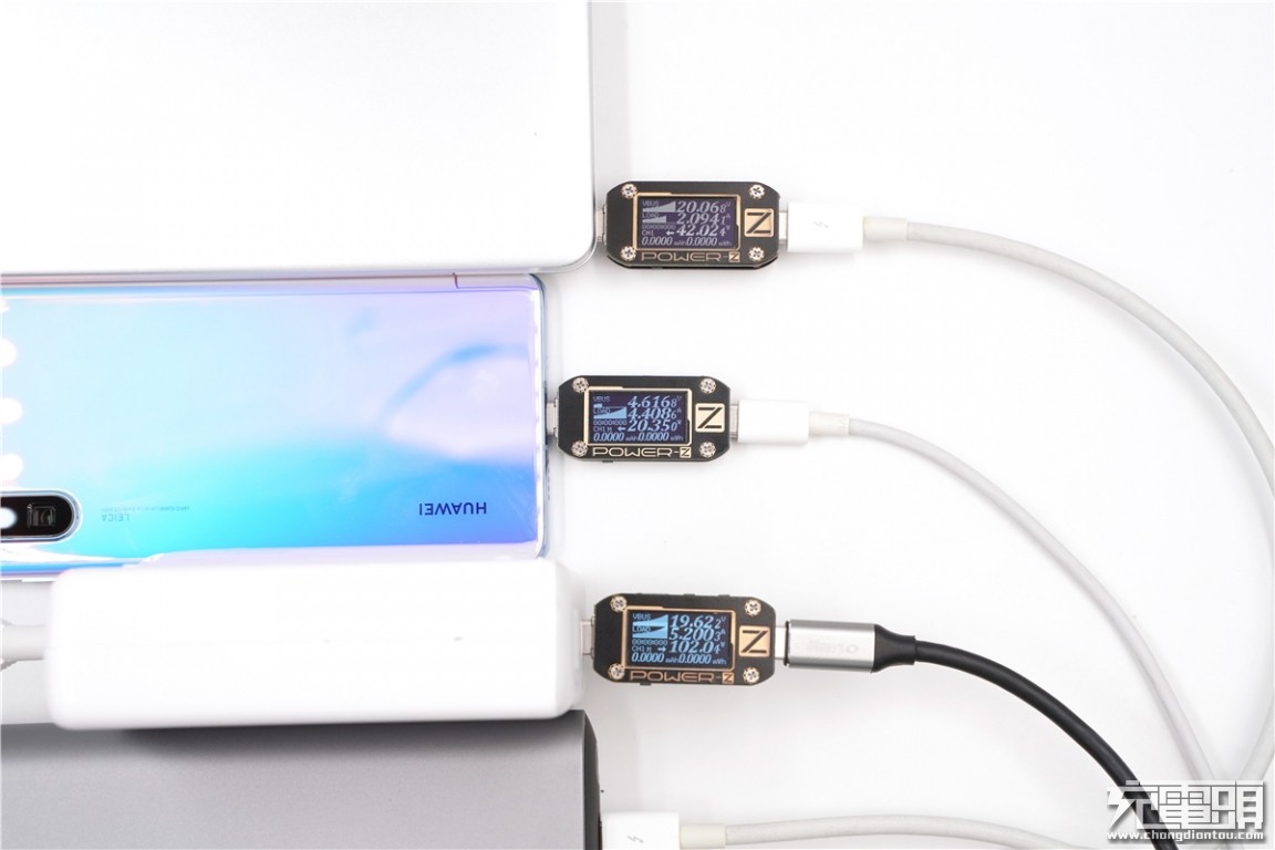 百瓦三口快充强如魔王 绿巨能100W PD笔记本移动电源评测