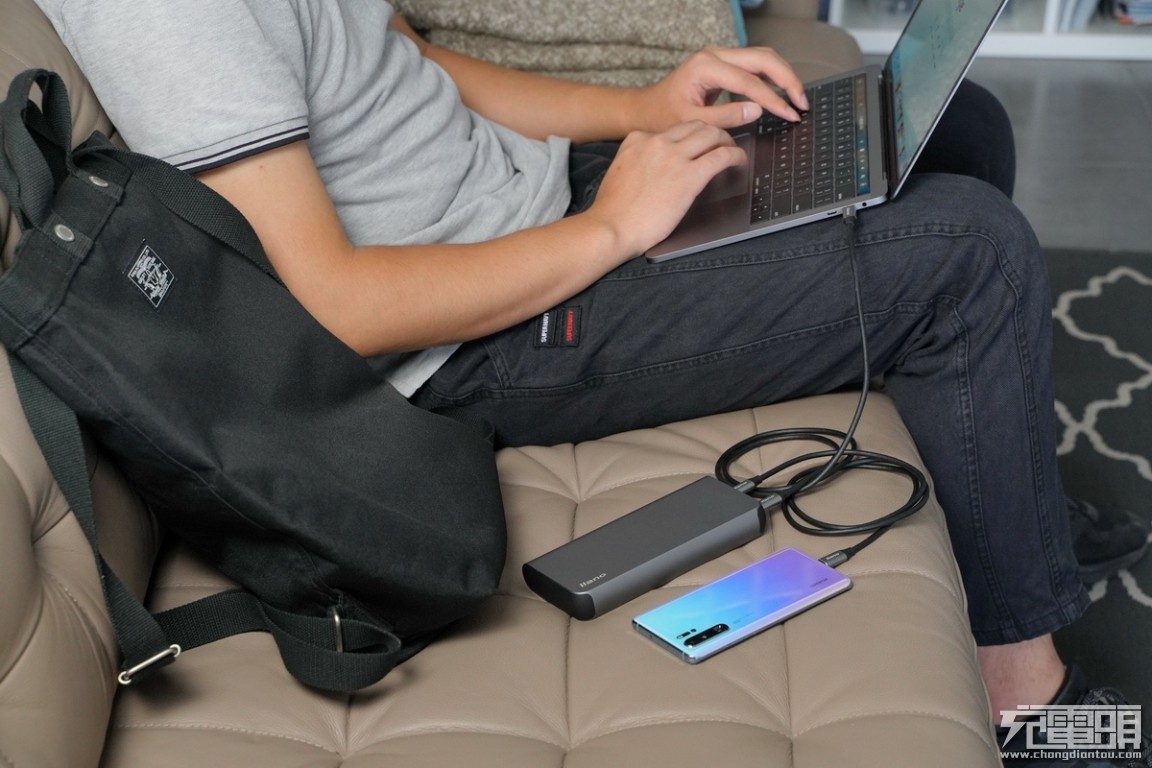 百瓦三口快充强如魔王 绿巨能100W PD笔记本移动电源评测